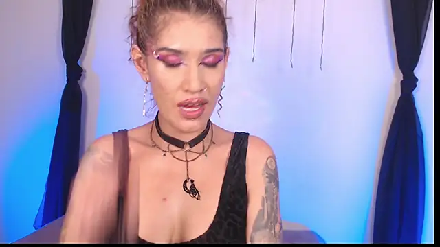 Agatha_Tenebris webcam