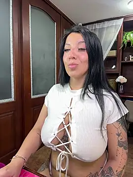 VictoriaHenao webcam
