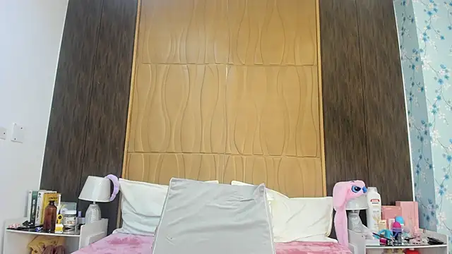 AlisHoward webcam
