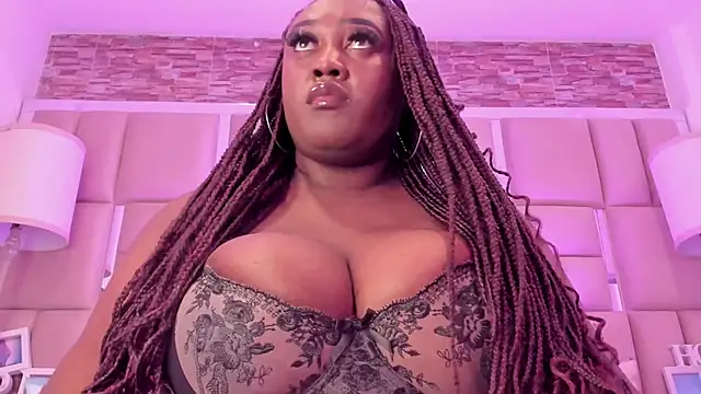 ShaniaBrownn webcam
