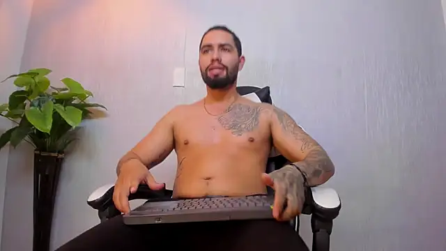 matteosantos - Matteosantos's free webcam - UK Sex Cams
