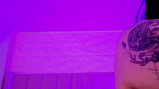 MollyBigBoobs12 webcam