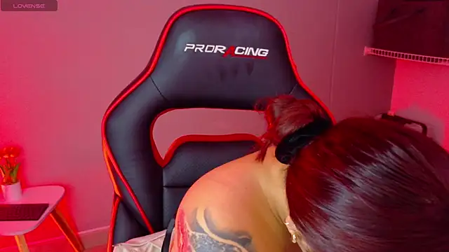 samantha_tattu webcam