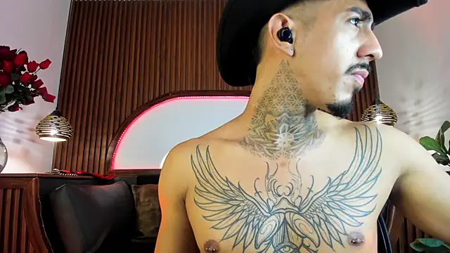 donovan_desmond (M young) - 🌶️Come in and we'll toast together💦