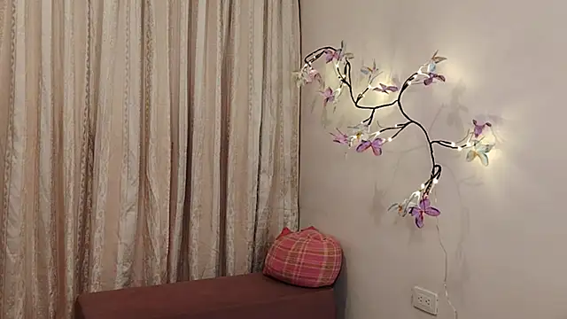 bella_exhibition (Ask my age) - I play cowgirl