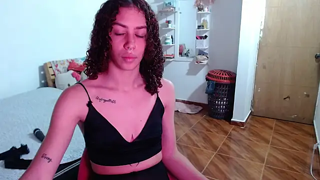 _Shanell webcam