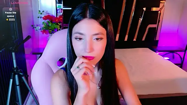 MiaLovelyn webcam