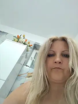 Divineblond webcam