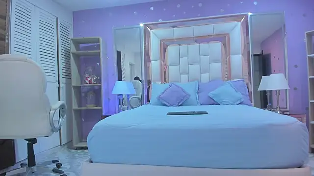 Goldentemptation_ webcam