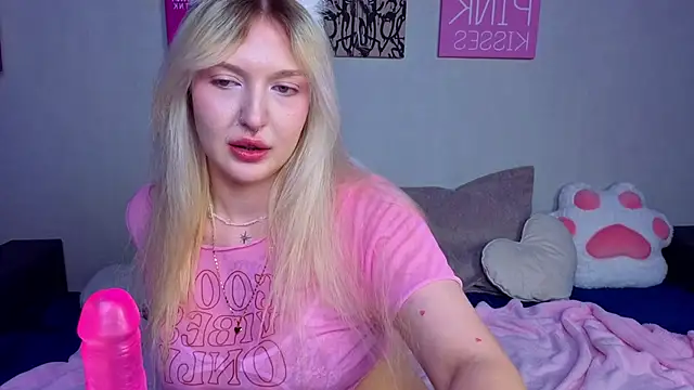 BlondieSummer webcam