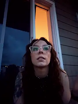 LilyOrion webcam