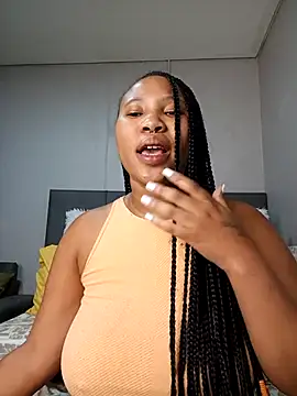 DrippinCaramelCutie webcam