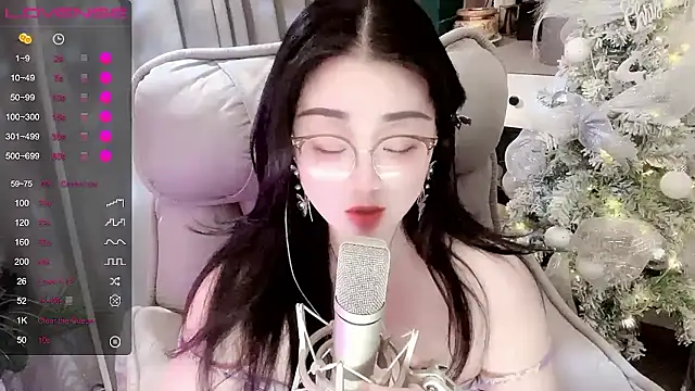 Monica-666888- webcam