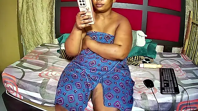 Exotic_FreakyQueen webcam