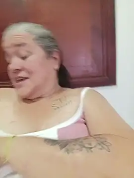 CheekySnowQueen_69 webcam