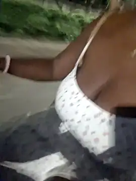 Adrilovechocolate webcam