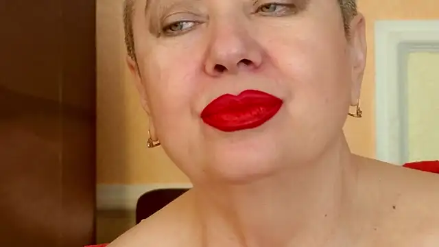LadyPosh webcam