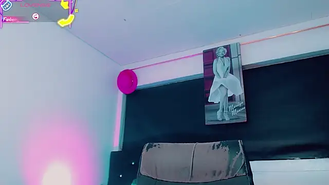 Kendall_hornyy webcam