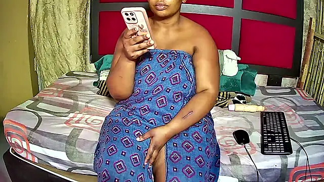 Exotic_FreakyQueen webcam