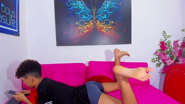 Spicy_guys webcam