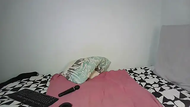 COCO__JUICY webcam