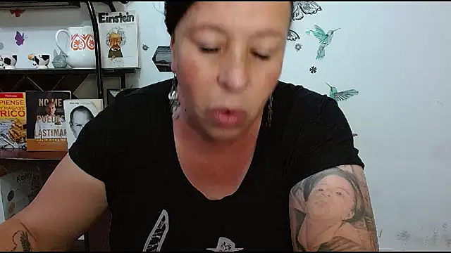 LauraMallioni webcam