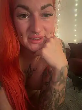 MrsRedFoxy webcam