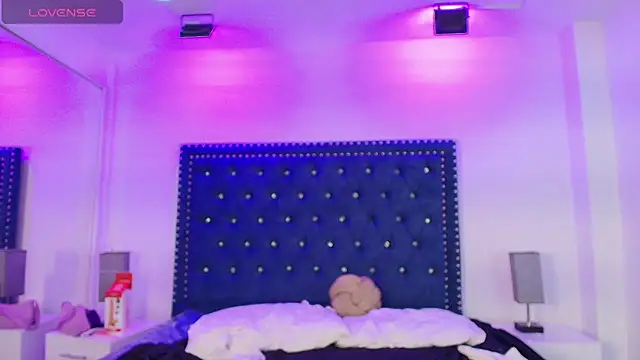 Serena_and_zoe webcam