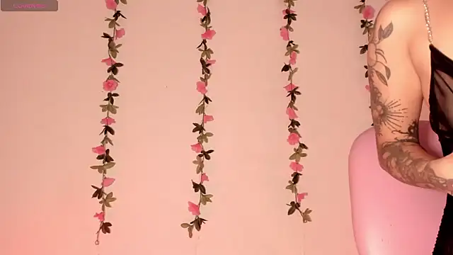 Ashleyroys_111 webcam