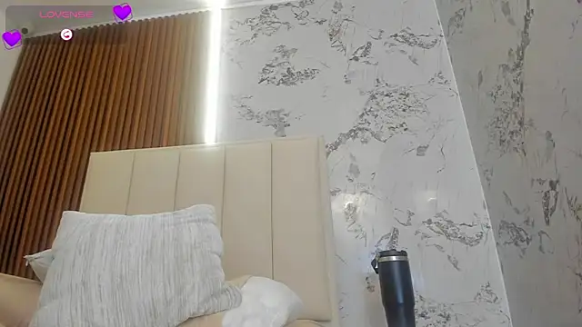 MELANIE_VEGA webcam
