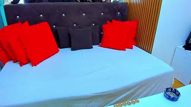 LauraSiin webcam