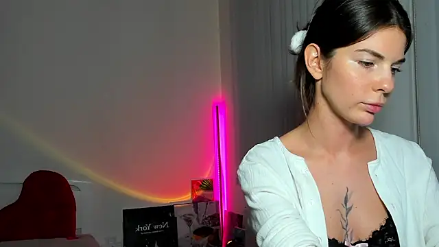 Andrea_Blossom webcam