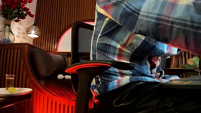 Donovan_Desmond webcam