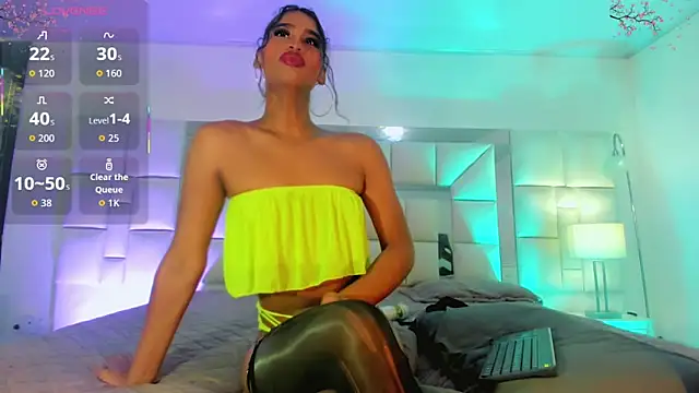katha_Crawford webcam