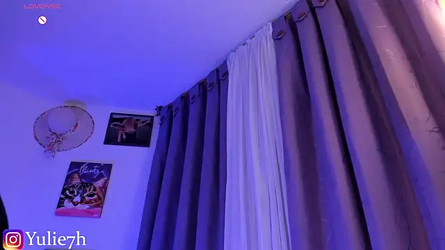_jessy_moon_ - _Jessy_Moon_'s free webcam - UK Sex Cams