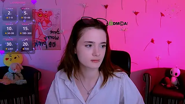 liana_kisses webcam