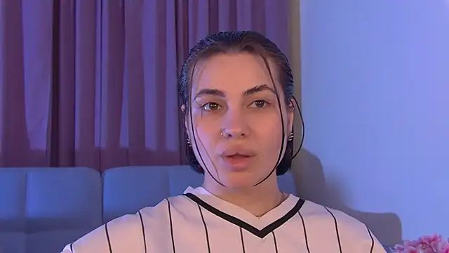 AdrianaToress webcam
