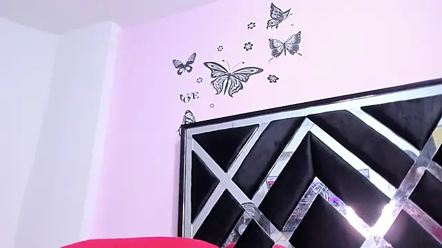 GabyyJones webcam