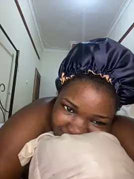 sweet18creamybigpussy webcam