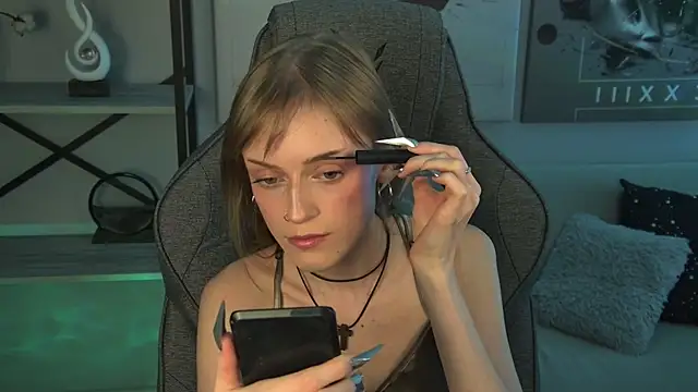 KiraMontoya webcam