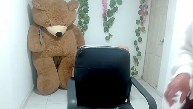 soofia_1609 webcam