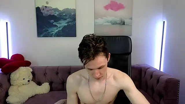 Meverik_Oushen webcam