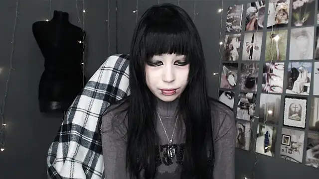 lucy8bit webcam