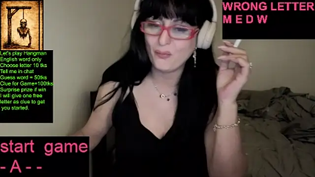SexyAndBadGirl webcam