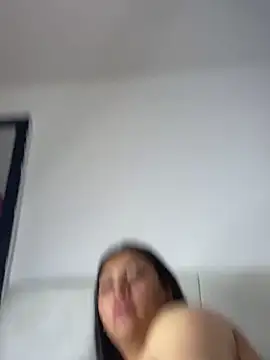 Issa_Santana webcam