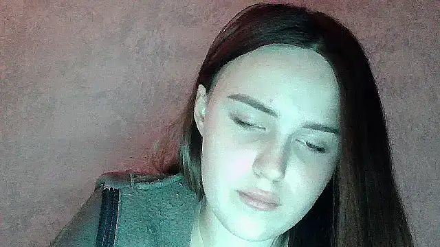 SweetLoraa webcam