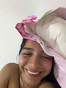 Webcam Model (violeta365)  is live.Free join now!
