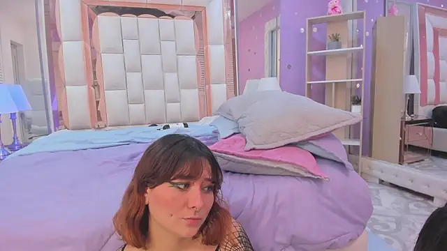 Goldentemptation_ webcam