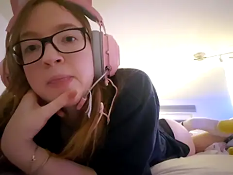 Freaky-Doll webcam