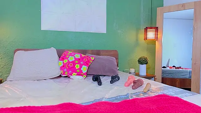 tinyy_whore18 webcam